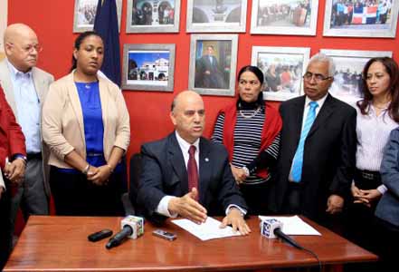  imagen Luis de León insta a los sectores educativos y sociales a fortalecer actividades por el Tiempo de Patria 