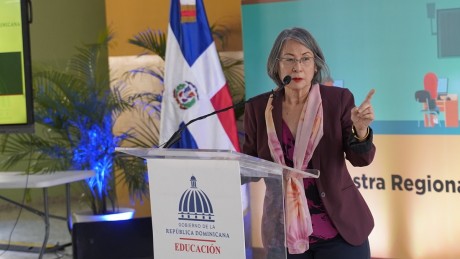  imagen Foto de estudiante con&nbsp;buenas&nbsp; en innovaci&oacute;n tecnol&oacute;gica 