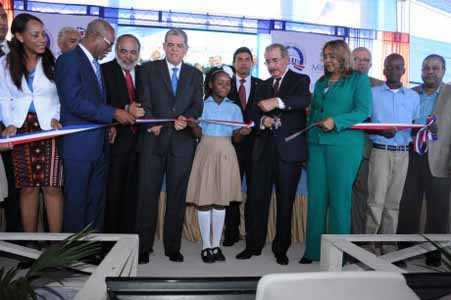 imagen Presidente Danilo Medina entrega escuela de 26 aulas en el barrio Las Filipinas, de San Pedro de Macorís 