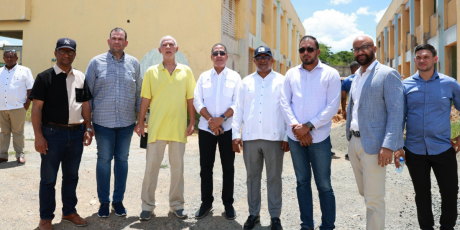  imagen Viceministro Francisco D&rsquo;&Oacute;leo y el director de Infraestructura Escolar, Roberto Herrera 