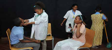 imagen Grupo de Estudiantes durante su presentaci&oacute;n. 