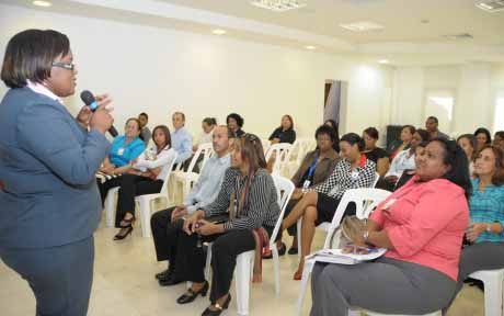  imagen Ministerio de Educación capacita empleados en seguridad laboral 