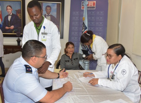  imagen Representaci&oacute;n de los empleados del Minerd que asistieron a la charla. 