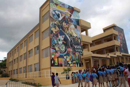  imagen Presidente Medina entrega un politécnico en María Trinidad Sánchez y un liceo en Samaná 