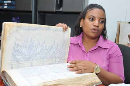  imagen Archivo histórico de Educación emite cifra récord de certificaciones a estudiantes 