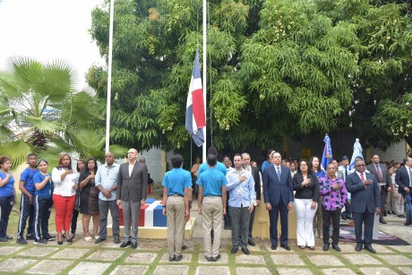  imagen Al acto asistieron, adem&aacute;s el director del Centro Polit&eacute;cnico Vegh, Cristian Quelix; Francisco De La Cruz, director de la Regional 15; personal docente y administrativo del plantel, entre otras personalidades.&nbsp; &nbsp; &nbsp; &nbsp; 