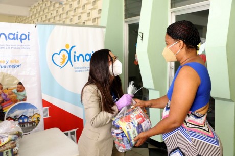  imagen Kenia Lora, directora del INAIPI 