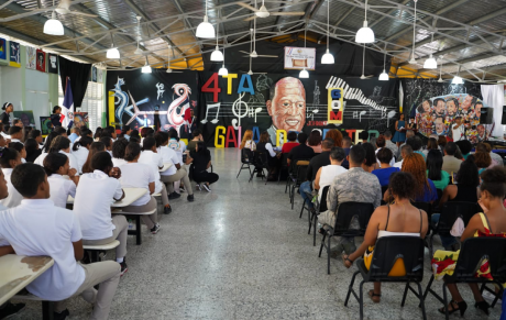  imagen Estudiantes de cuarto, quinto, y sexto de secundaria hacen presentaciones art&iacute;sticas auspiciada por la Direcci&oacute;n de Modalidad en Artes del MINERD. 