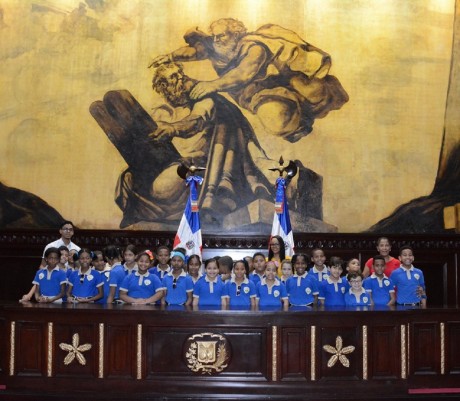  imagen Estudiantes en el senado 