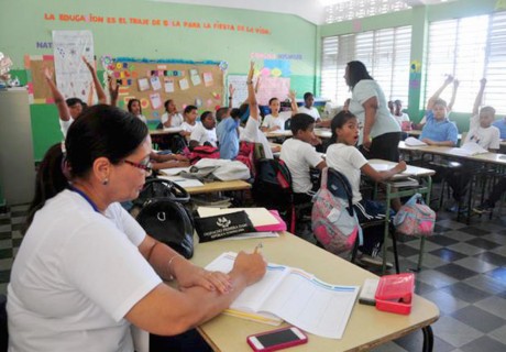  imagen Docentes en las aulas durante Evaluaci&oacute;n del Desempe&ntilde;o Docente 