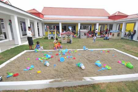  imagen Danilo Medina entrega un liceo y una estancia infantil en San Francisco de Macorís y Pimentel 