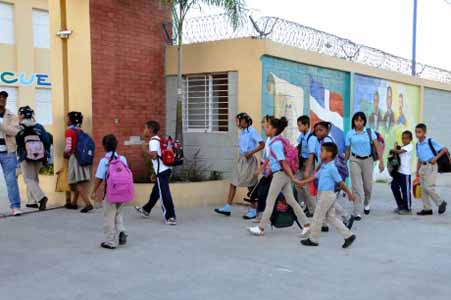  imagen Andrés Navarro resalta la importancia de iniciar a tiempo el segundo período del año escolar 