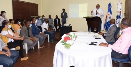  imagen Ministro de educaci&oacute;n Roberto Fulcar 