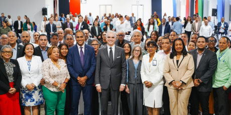  imagen ministro de Educaci&oacute;n, Luis Miguel De Camps 