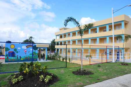  imagen Presidente Danilo Medina entrega escuela y estancia infantil en Santo Domingo Oeste 