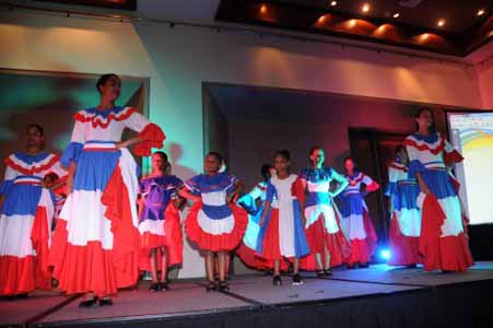  imagen Estudiantes de 22 centros educativos muestran sus talentos en congreso cultural 