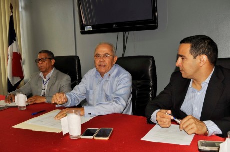  imagen Comisi&oacute;n de la&nbsp;Direcci&oacute;n General de Mantenimiento de Infraestructura Escolar de Educaci&oacute;n ofreciendo declaraciones 