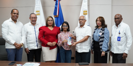  imagen Ministro &Aacute;ngel Hern&aacute;ndez con dem&aacute;s entidades&nbsp; 