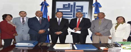  imagen Ministro de educaci&oacute;n Antonio Pe&ntilde;a Mirabal con autoridades del CODIA 