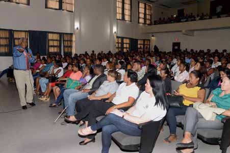  imagen Ministerio de Educación realizará desde este martes Concurso de Oposición Docente 2016 para llenar plazas vacantes en escuelas públicas 