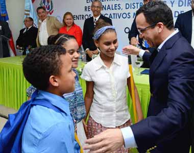  imagen Navarro afirma que solo el desarrollo institucional garantiza que el 4% en educación "de y de para mucho" 