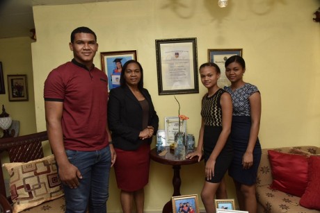  imagen Ministerio de Educaci&oacute;n inicia campa&ntilde;a #MiMadreEsSiempreS&uacute;per para reconocer papel de las madres dominicanas 