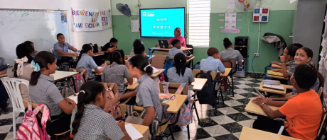  imagen Estudiantes en las aulas de la escuela.&nbsp; 