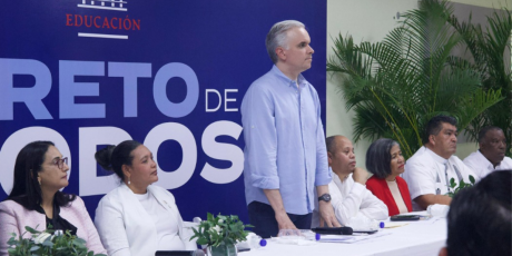  imagen ministro de Educaci&oacute;n, Luis Miguel De Camps, 