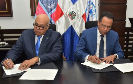  imagen Ministro de Educaci&oacute;n (MINERD), Antonio Pe&ntilde;a Mirabal y el presidente del Consejo Nacional de Drogas (CND), Juan Luis Rafael Peralta Guerrero, firmaron un acuerdo de colaboraci&oacute;n interinstitucional dirigido a la prevenci&oacute;n y concienciaci&oacute;n en los centros educativos. 