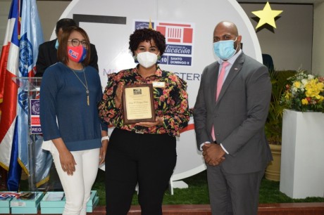  imagen Regional de Educaci&oacute;n 10 reconociendo maestros, t&eacute;cnicos y coordinadores curriculares con la medalla al M&eacute;rito Magisterial 2020 