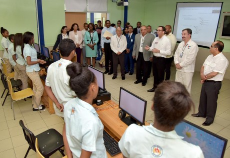  imagen Ministro Andr&eacute;s Navarro junto a Ministros de Centroam&eacute;rica recorren centros educativos&nbsp; 