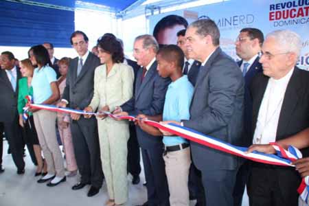  imagen Amarante Baret: Danilo garantiza a los pobres una educación tan buena como la de los ricos 