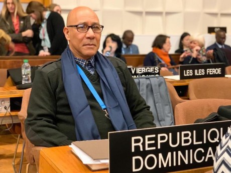  imagen Director de Gabinete Ministerial del MINERD, Henry Santos, junto a Jos&eacute; Antonio Rodr&iacute;guez, delegado permanente dominicano ante la UNESCO. 