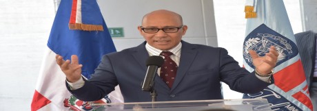  imagen Licenciado Henry Santos 