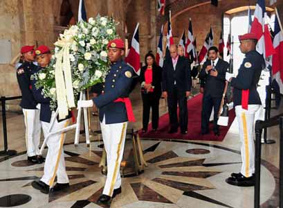  imagen Viceministro Luis de León llamó a todo el sistema educativo a inspirarse en la Revolución Educativa del Presidente Danilo Medina, en los valores y principios de la maestra Salomé Ureña de Henríquez. 