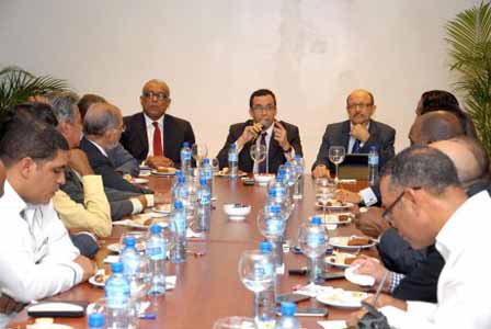  imagen Andrés Navarro reúne suplidores de alimentos para tomar medidas que garanticen el suministro 