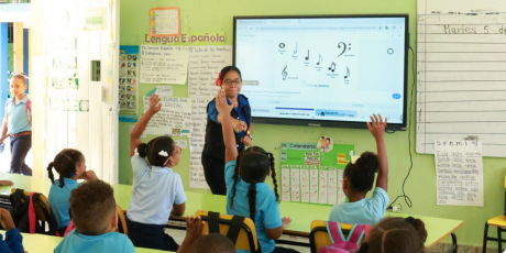  imagen Foto de maestros en el aula&nbsp; 