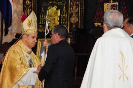  imagen Ministro de Educación resalta que desde la escuela se enseñan los valores patrios 