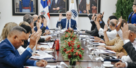  imagen Ministro de&nbsp;Educaci&oacute;n, Luis Miguel De Camps, se reune en el salon Ercilia Pepin con el&nbsp;Consejo Nacional de Educaci&oacute;n (CNE) 