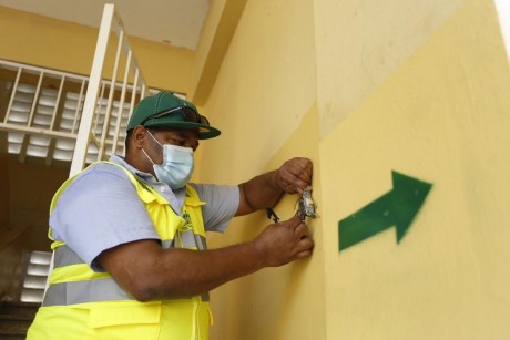  imagen El ministro de Educaci&oacute;n Roberto Fulcar visit&oacute; este mi&eacute;rcoles escuelas de los municipios Cambita en San Crist&oacute;bal, Pedro Brand y San Antonio de Guerra 