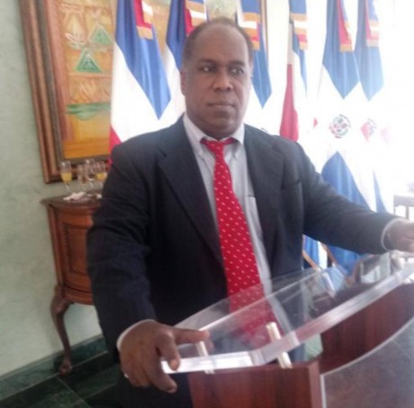  imagen Manuel N&uacute;&ntilde;ez, director de la Unidad Editorial del Minerd 