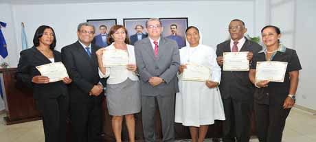  imagen Amarante Baret reconoce a Distritos y centros que ganaron medallas en el Premio a la Calidad 2013 
